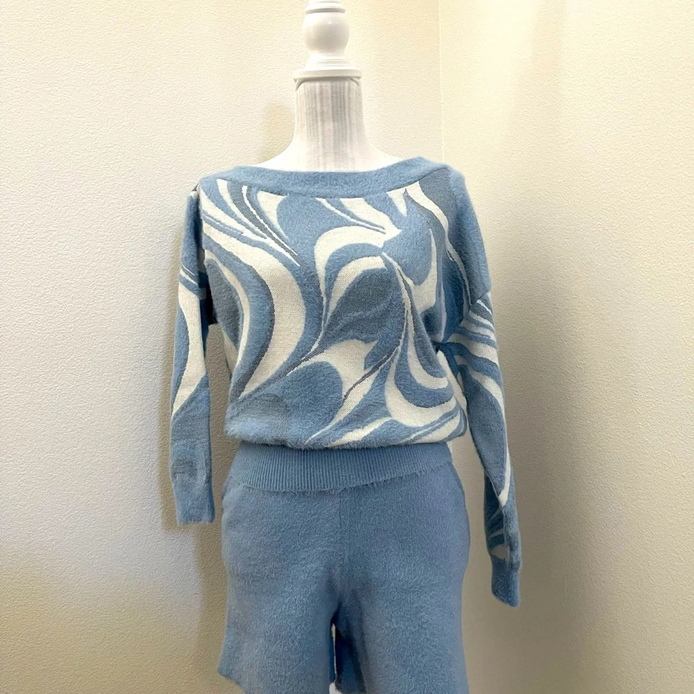 sweater with soft matching short. NWT - Picture 6 of 6